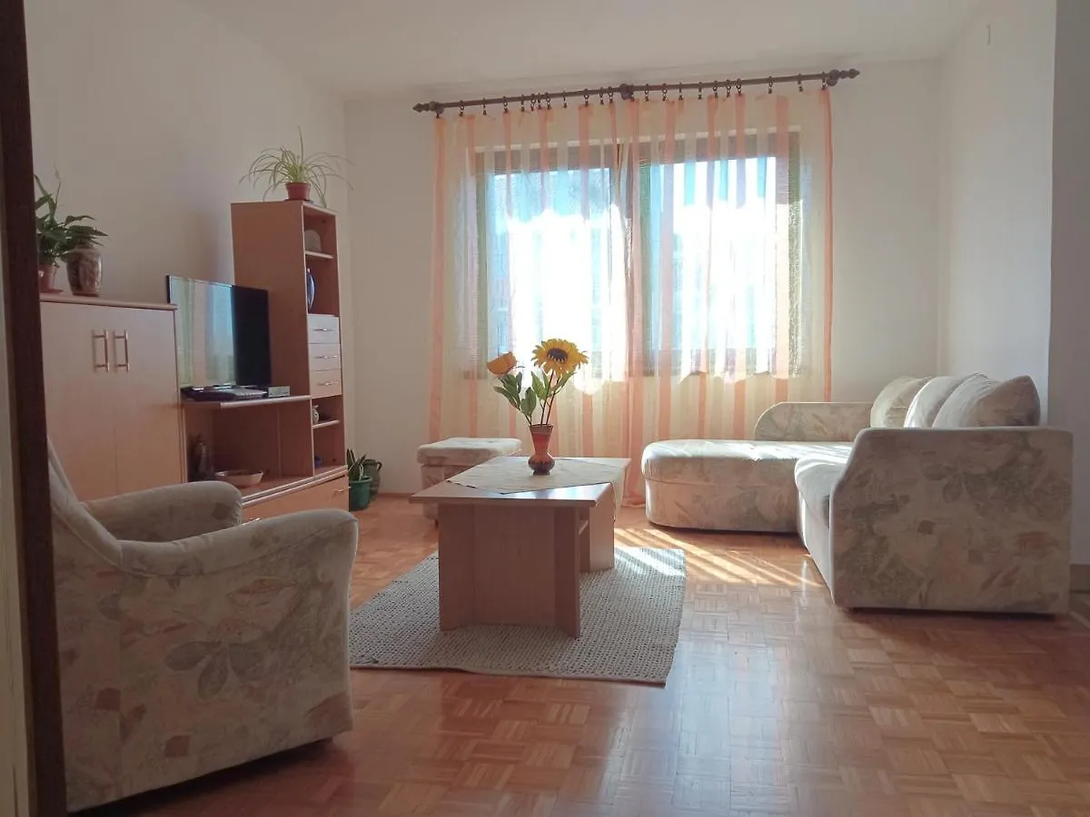 פולה Apartman Sea View דירה