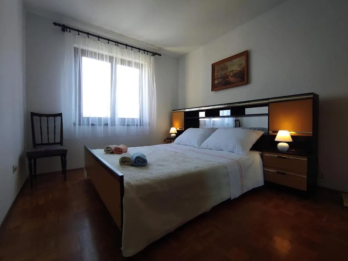 פולה Apartman Sea View דירה
