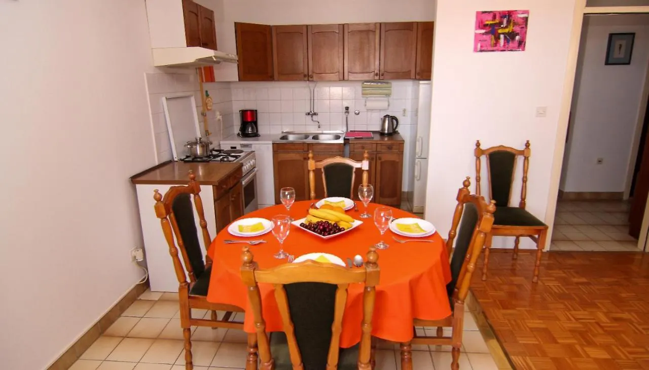 דירה פולה Apartman Sea View