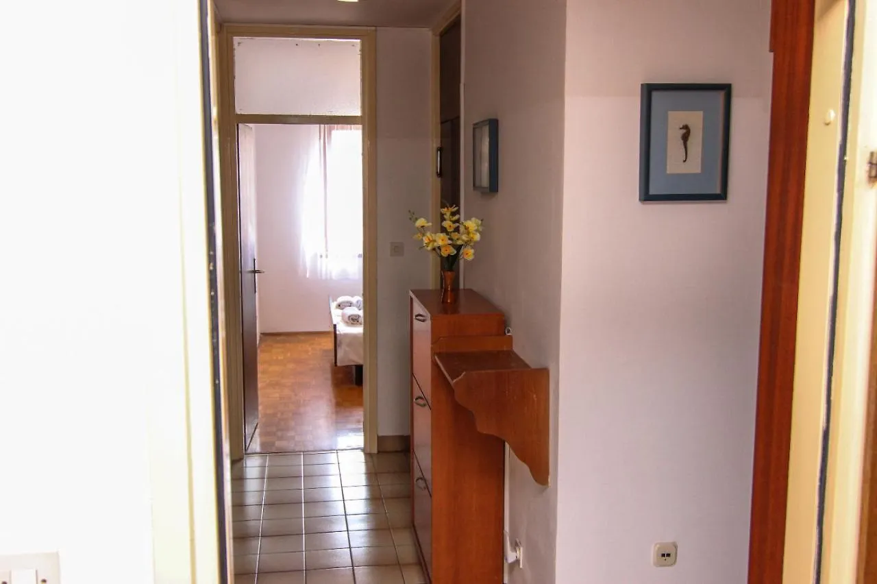 פולה Apartman Sea View דירה